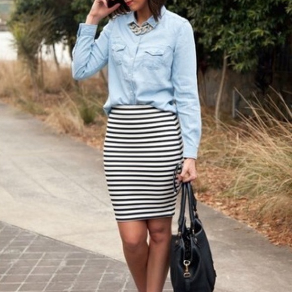 LOFT Dresses & Skirts - 🌿🦋 Ann Taylor Loft Stripped Skirt